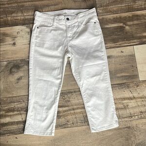 St. John's Bay White Capri Jeans